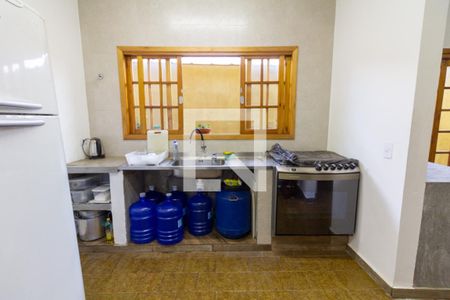 Casa à venda com 600m², 4 quartos e 6 vagas Casa à venda com 600m², 4 quartos e 6 vagasCozinha