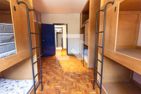 Casa à venda com 600m², 4 quartos e 6 vagas Casa à venda com 600m², 4 quartos e 6 vagasQuarto 1