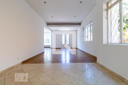 Casa para alugar com 5 quartos, 170m² em Sumaré, São Paulo