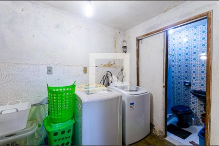 Casa à venda com 300m², 4 quartos e 3 vagas Casa à venda com 300m², 4 quartos e 3 vagasÁrea de Serviço