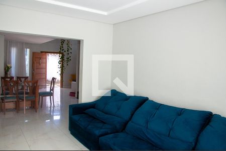 Sala de TV de casa à venda com 5 quartos, 620m² em Cabral, Contagem