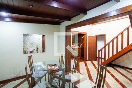 Sala 2 de casa à venda com 4 quartos, 250m² em Ouro Preto, Belo Horizonte