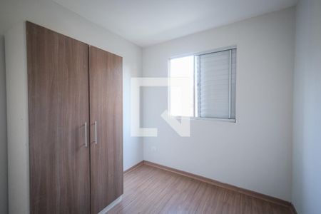 Quarto 1 de apartamento para alugar com 2 quartos, 55m² em Tatuquara, Curitiba