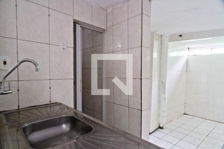 Cozinha de casa para alugar com 1 quarto, 30m² em Vila Aurora (zona Norte), São Paulo