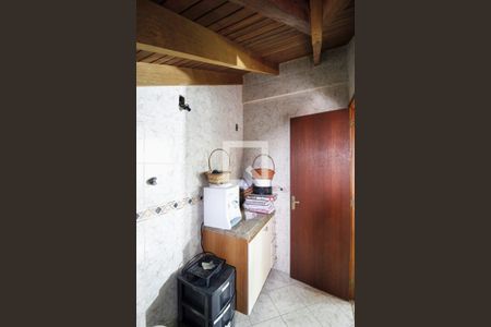 Lavabo 1 de casa à venda com 3 quartos, 295m² em Estância Velha, Canoas