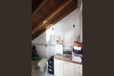Lavabo 1 de casa à venda com 3 quartos, 295m² em Estância Velha, Canoas