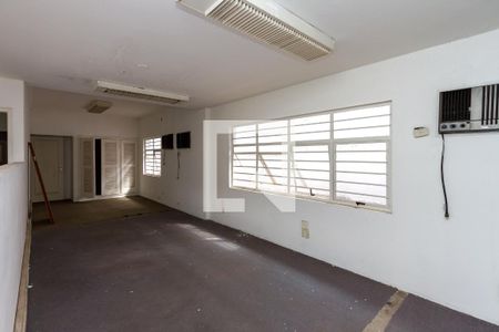 Casa à venda com 401m², 12 quartos e 5 vagas Casa à venda com 401m², 12 quartos e 5 vagasQuarto 4