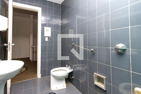 Casa à venda com 401m², 12 quartos e 5 vagas Casa à venda com 401m², 12 quartos e 5 vagasBanheiro 2