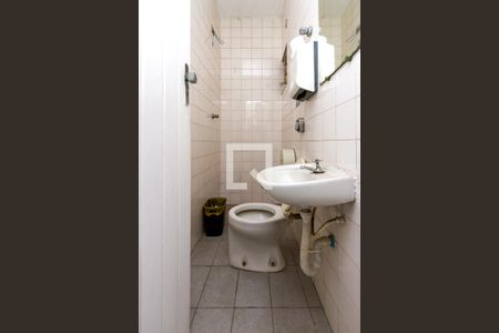 Casa à venda com 401m², 12 quartos e 5 vagas Casa à venda com 401m², 12 quartos e 5 vagasBanheiro de Serviço