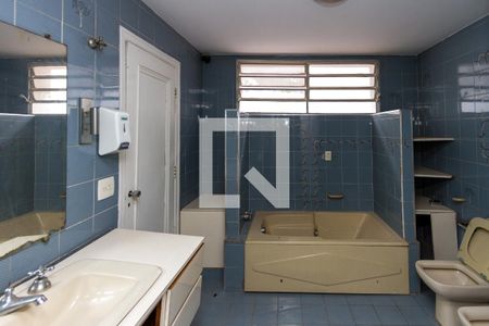 Casa à venda com 401m², 12 quartos e 5 vagas Casa à venda com 401m², 12 quartos e 5 vagasBanheiro 1