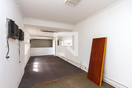 Casa à venda com 401m², 12 quartos e 5 vagas Casa à venda com 401m², 12 quartos e 5 vagasQuarto 4