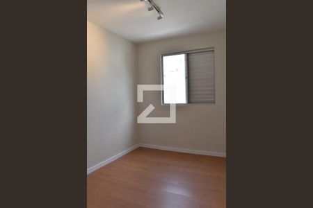 Quarto 2 de apartamento para alugar com 2 quartos, 53m² em Tatuquara, Curitiba