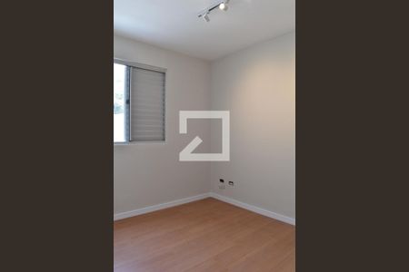 Quarto 1 de apartamento para alugar com 2 quartos, 53m² em Tatuquara, Curitiba