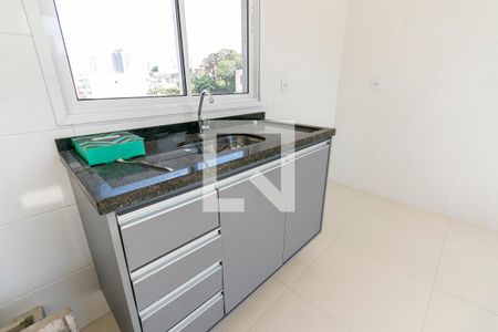 Cozinha de apartamento para alugar com 1 quarto, 48m² em Penha de França, São Paulo