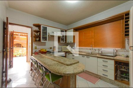 Casa à venda com 155m², 3 quartos e 2 vagas Casa à venda com 155m², 3 quartos e 2 vagasCozinha