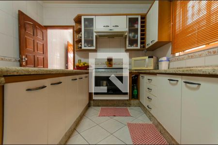 Casa à venda com 155m², 3 quartos e 2 vagas Casa à venda com 155m², 3 quartos e 2 vagasCozinha