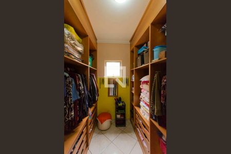 Casa à venda com 155m², 3 quartos e 2 vagas Casa à venda com 155m², 3 quartos e 2 vagasCloset Suíte