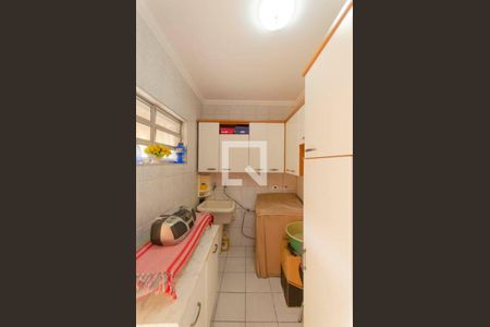 Casa à venda com 155m², 3 quartos e 2 vagas Casa à venda com 155m², 3 quartos e 2 vagasÁrea de Serviço