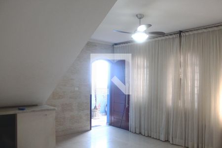 Sala de casa para alugar com 2 quartos, 150m² em Vila Nivi, São Paulo