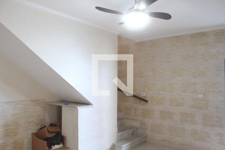 Sala de casa para alugar com 2 quartos, 150m² em Vila Nivi, São Paulo