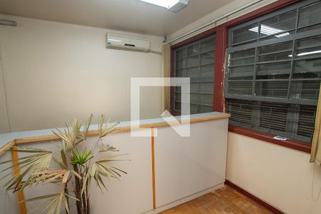 Sala 2 ambientes de casa para alugar com 3 quartos, 280m² em Petrópolis, Porto Alegre