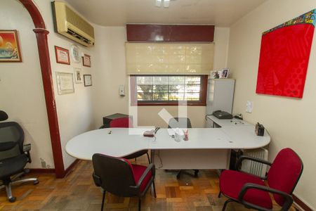 Quarto 1 de casa para alugar com 3 quartos, 280m² em Petrópolis, Porto Alegre