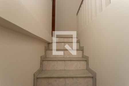 Escada de entrada de casa para alugar com 2 quartos, 120m² em Piraporinha, Diadema