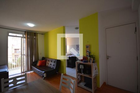 Sala de apartamento para alugar com 2 quartos, 48m² em Parada de Lucas, Rio de Janeiro