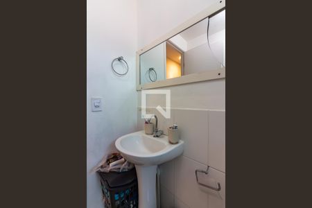 Banheiro de apartamento para alugar com 2 quartos, 48m² em Padroeira, Osasco