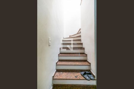 Escadas de casa à venda com 3 quartos, 120m² em Vila Pereira Barreto, São Paulo