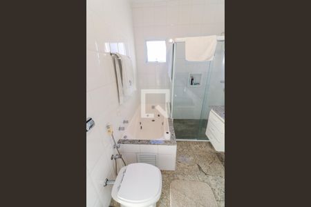 Casa à venda com 490m², 4 quartos e 4 vagas Casa à venda com 490m², 4 quartos e 4 vagasSuite 3 e 4 ( Master )