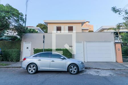 Casa à venda com 490m², 4 quartos e 4 vagas Casa à venda com 490m², 4 quartos e 4 vagasFachada Casa