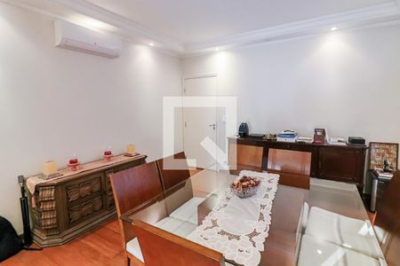 Casa à venda com 490m², 4 quartos e 4 vagas Casa à venda com 490m², 4 quartos e 4 vagasSala Jantar