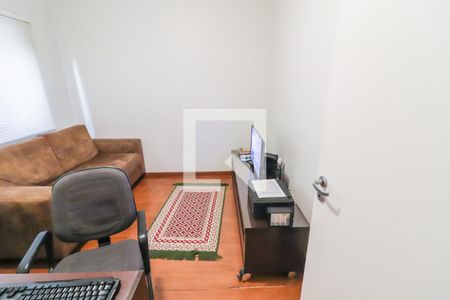 Casa à venda com 490m², 4 quartos e 4 vagas Casa à venda com 490m², 4 quartos e 4 vagasEscritório