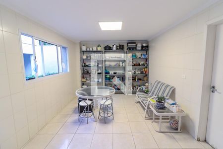 Casa à venda com 490m², 4 quartos e 4 vagas Casa à venda com 490m², 4 quartos e 4 vagasCozinha