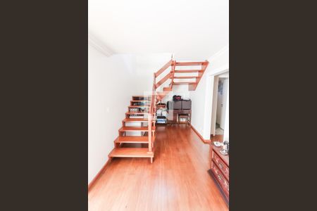 Corredor Entrada Social de casa à venda com 4 quartos, 490m² em Butantã, São Paulo