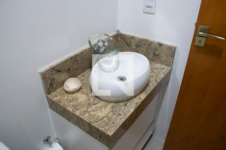 Lavabo de casa à venda com 4 quartos, 180m² em Vila Ester (zona Norte), São Paulo