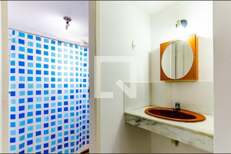 Banheiro de apartamento para alugar com 1 quarto, 30m² em Candeal, Salvador