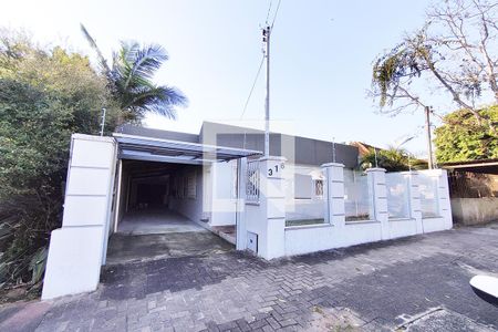 Fachada de casa à venda com 3 quartos, 120m² em Rio Branco, Novo Hamburgo