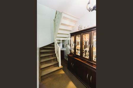 Escada de casa para alugar com 4 quartos, 150m² em Vila Pompéia, São Paulo