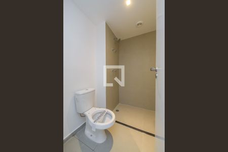 Banheiro de kitnet/studio para alugar com 1 quarto, 27m² em Consolação, São Paulo