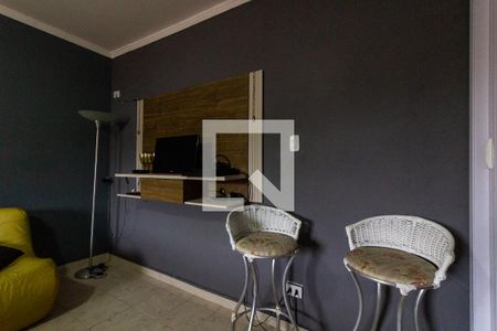 Detalhe da sala/quarto de kitnet/studio para alugar com 1 quarto, 38m² em Caiçara, Praia Grande