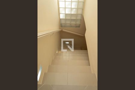 Escada de casa à venda com 3 quartos, 180m² em Rudge Ramos, São Bernardo do Campo