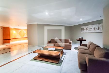 Apartamento à venda com 170m², 4 quartos e 4 vagas Apartamento à venda com 170m², 4 quartos e 4 vagasÁrea Comum - Hall Social