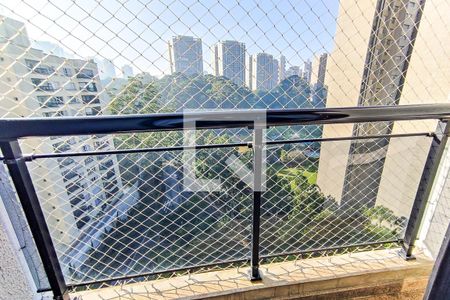 Apartamento à venda com 170m², 4 quartos e 4 vagas Apartamento à venda com 170m², 4 quartos e 4 vagasVaranda Quarto 1