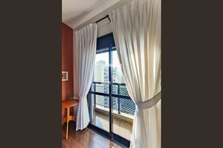 Apartamento à venda com 170m², 4 quartos e 4 vagas Apartamento à venda com 170m², 4 quartos e 4 vagasVaranda Quarto 1