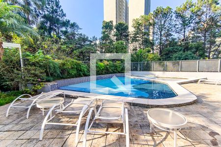 Apartamento à venda com 170m², 4 quartos e 4 vagas Apartamento à venda com 170m², 4 quartos e 4 vagasÁrea Comum - Piscina