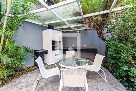 Apartamento à venda com 170m², 4 quartos e 4 vagas Apartamento à venda com 170m², 4 quartos e 4 vagasÁrea Comum - Churrasqueira