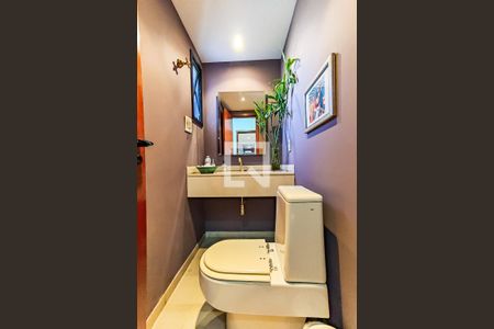 Apartamento à venda com 170m², 4 quartos e 4 vagas Apartamento à venda com 170m², 4 quartos e 4 vagasLavabo