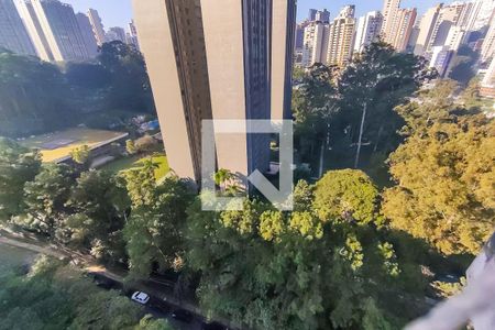 Apartamento à venda com 170m², 4 quartos e 4 vagas Apartamento à venda com 170m², 4 quartos e 4 vagasVista do Quarto 2